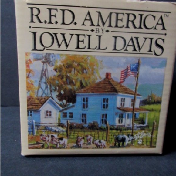 Lowell Davis 'Happy Hour' figurine stands 2-1/2" tall, and was released in 1988 - Picture 5 of 5